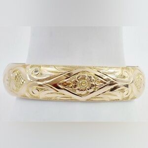 Vintage Victorian Gold-tone Engraved Floral Bangle